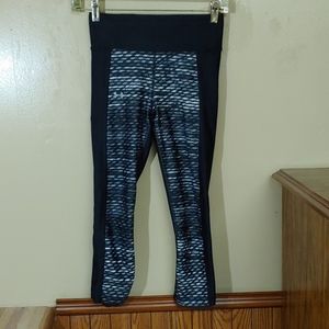Under Armour Heated Gear Compression Capris Leggings S